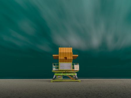 Кир Симаков (Фотография - 
                  50 x 40 см) Пляжный житель 1 / Beach resident 1 (Майами, 2019)