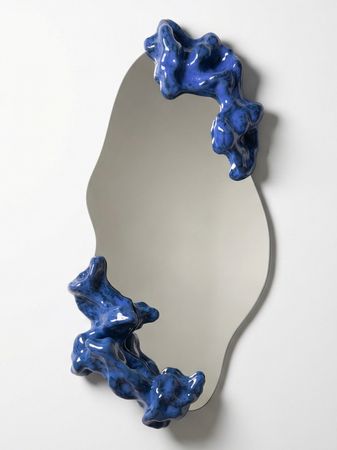 Анастасия Горбунова (Скульптура - 
                  50 x 70 см) Зеркало из серии "Fluctuation”