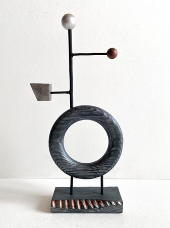 Роман Рыбянец (Скульптура - 
                  19 x 38 см) Супрематический знак N1