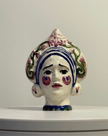 Екатерина Батаева (Скульптура - 
                  14 x 15 см) Несмеяна