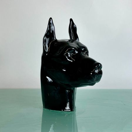 Любовь Лисицына (Скульптура - 
                  15 x 25 см) Черный Пес