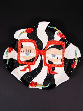 Виктория Романович (Скульптура - 
                  22 x 4 см) EYEGLASSES PLATE