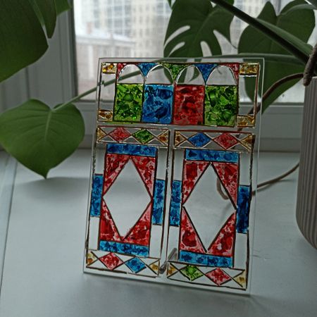 Ирина Ионина (Объект - 
                  15 x 20 см) Витраж по мотивам окон из цветного стекла дачи Людомира Змигродского