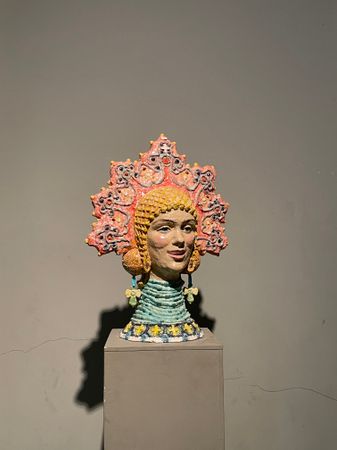 Екатерина Батаева (Скульптура - 
                  40 x 60 см) Несмеяна