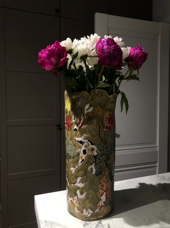 Динара Амирова (Скульптура - 
                  13 x 34 см) Koi Vase v.2