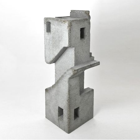 Кирилл Филатов (Скульптура - 
                  9.5 x 25.5 см) Маяк у высохшего моря\а lighthouse by a dried out sea\le guet 71