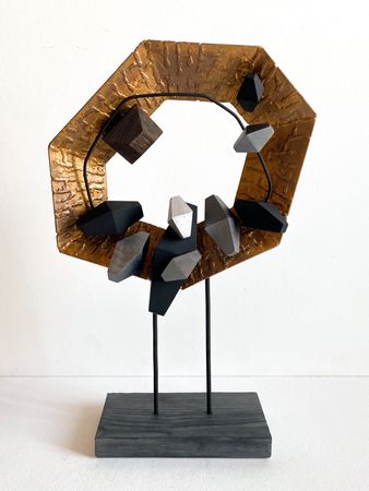 Роман Рыбянец (Скульптура - 
                  27 x 43 см) Марказит