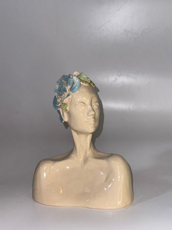 Кристина Шабалина (Скульптура - 
                  17 x 21 см) О чем ты думаешь