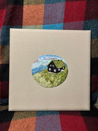 Елизавета Тарасова (Вышивка - 
                  30 x 30 см) Приятно посидеть на скамейке у моря