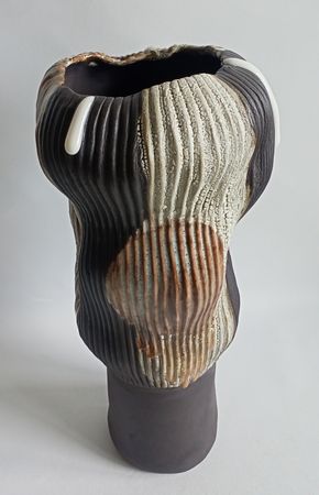 Екатерина Пеганова (Скульптура - 
                  17 x 37 см) Ваза "Сморчок с каплями"