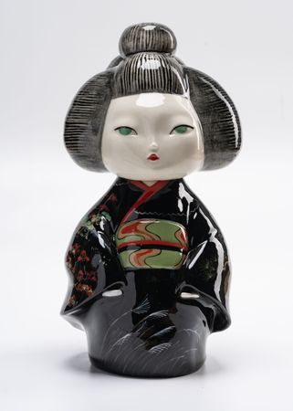 Анна Ножкина (Скульптура - 
                  13 x 26 см) Гейша "Мацу"
