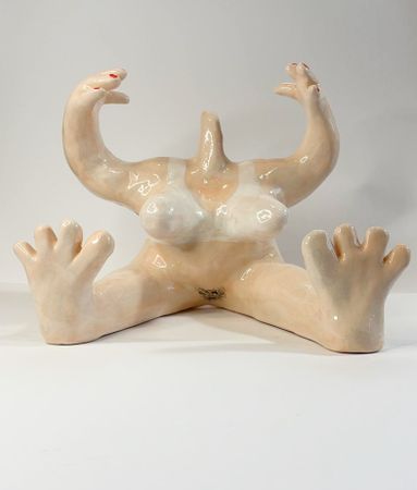 Тася Василькова (Скульптура - 
                  23 x 20 см) Тетя