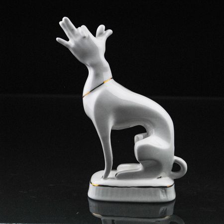 Артемий Максимау (Скульптура - 
                  5 x 20 см) Пес-П