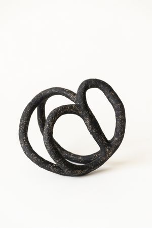 Ксения Торгашина (Скульптура - 
                  45 x 35 см) Настольная скульптура "Точка опоры"