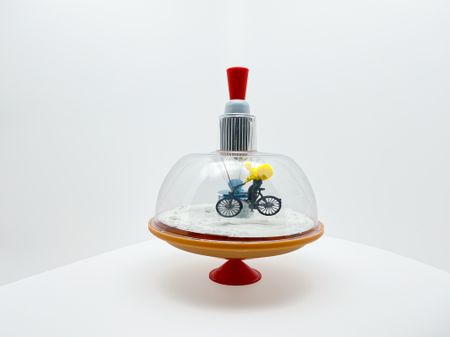 Эрика Савина (Объект - 
                  19 x 23 см) Круговорот