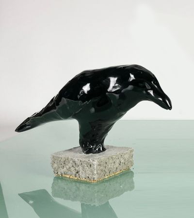 Любовь Лисицына (Скульптура - 
                  12 x 25 см) Ворон с посланием