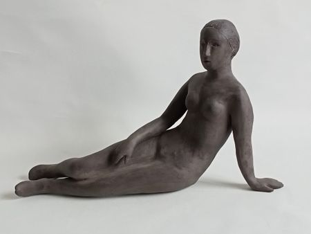 Екатерина Пеганова (Скульптура - 
                  42 x 24 см) Сидящая обнаженная