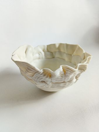 Екатерина Пеганова (Скульптура - 
                  17 x 10 см) Чаша фарфоровая малая