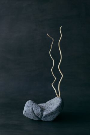 OKURO (Скульптура - 
                  16 x 9 см) Aoi Ishi