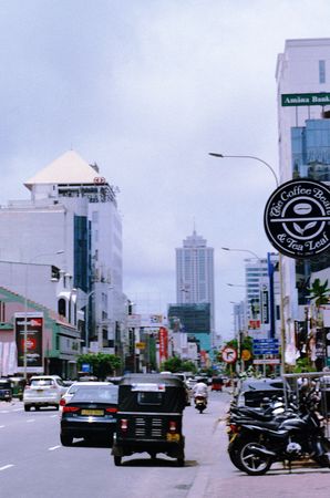 Lizabet Grace (Фотография - 
                  30 x 42 см) Sri Lanka Colombo | Шри-Ланка Коломбо