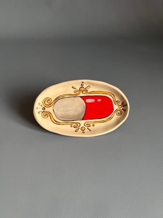 Ксения Балабух (Объект - 
                  9.5 x 16.5 см) Таблетка