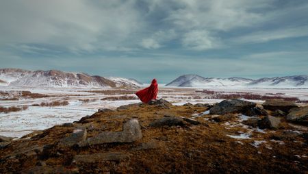 Александр Исаков (Фотография - 
                  80 x 45 см) Странник на горе Ехэ Ёрдой