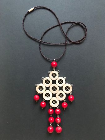 Марина Тийк (Костюм / одежда  - 
                  7 x 13 см) Подвеска "Клюква"