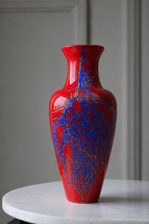 Наталия Фабричнова (Объект - 
                  28 x 50 см) The Red Vase