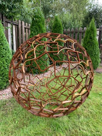 Руслан Брускошар (Скульптура - 
                  123 x 123 см) Влюбленные пары