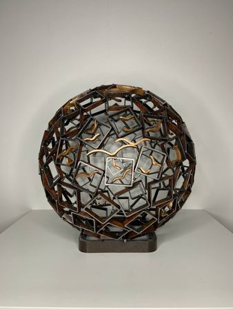 Руслан Брускошар (Скульптура - 
                  30 x 31 см) Безграничный полет