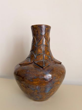 Жанна Сидакова (Скульптура - 
                  16 x 21.5 см) Ваза "Лунный сад"