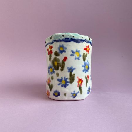 Катя Афонина (Скульптура - 
                  8 x 11 см) Свеча "Flower kit"