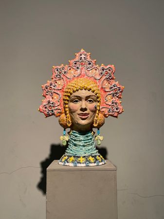 Екатерина Батаева (Скульптура - 
                  40 x 60 см) Несмеяна