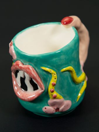 Виктория Романович (Скульптура - 
                  7 x 8 см) WE ARE ALL MAD HERE SERIES: CUP