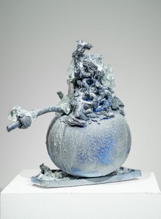 Даниил Антропов (Скульптура - 
                  35 x 35 см) Sculpture with flower 3