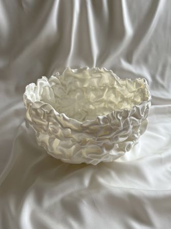 Виктория Дего (Скульптура - 
                  26 x 17 см) Скульптурная чаша "Pleasure 01"