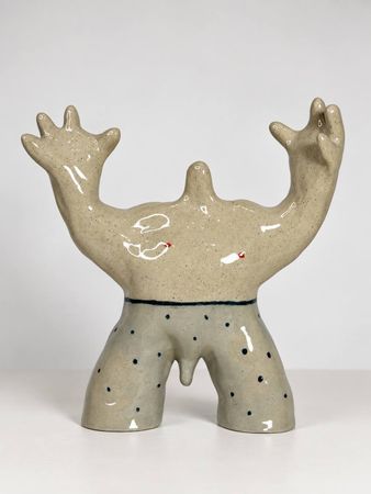 Тася Василькова (Скульптура - 
                  15 x 15.5 см) Мужчина