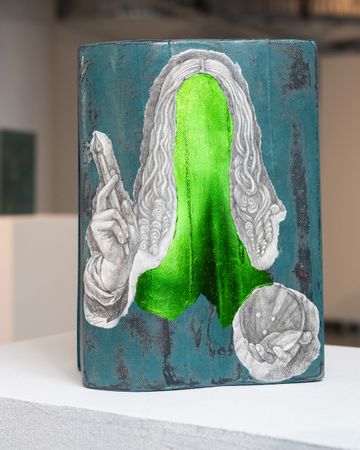 Гоша Острецов (Скульптура - 
                  21 x 30 см) Из серии "Спаситель мира"