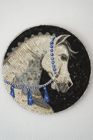 Анастасия Колышкина (Объект - 
                  42 x 42 см) Белая лошадь