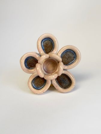 Елизавета Букина (Объект - 
                  10 x 4 см) Подсвечник "Цветочек"