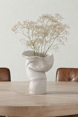 Алина Егорова (Скульптура - 
                  15 x 26 см) Ваза "Смятая форма"