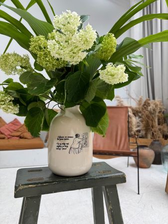 Татьяна Бредихина (Объект - 
                  15 x 23 см) Ваза "Трехлитровая". Любовь и голуби - Нет, я к жене