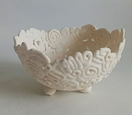 Екатерина Пеганова (Скульптура - 
                  15 x 9 см) Фарфоровая чаша "Сон в летнюю ночь".