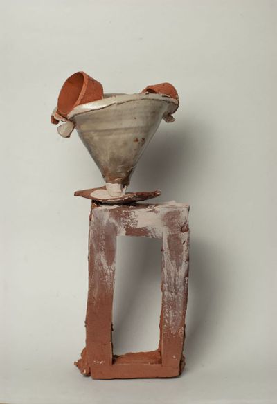 Bowl with rings on the stage