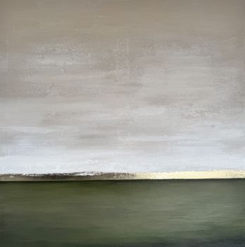 В поле тихо